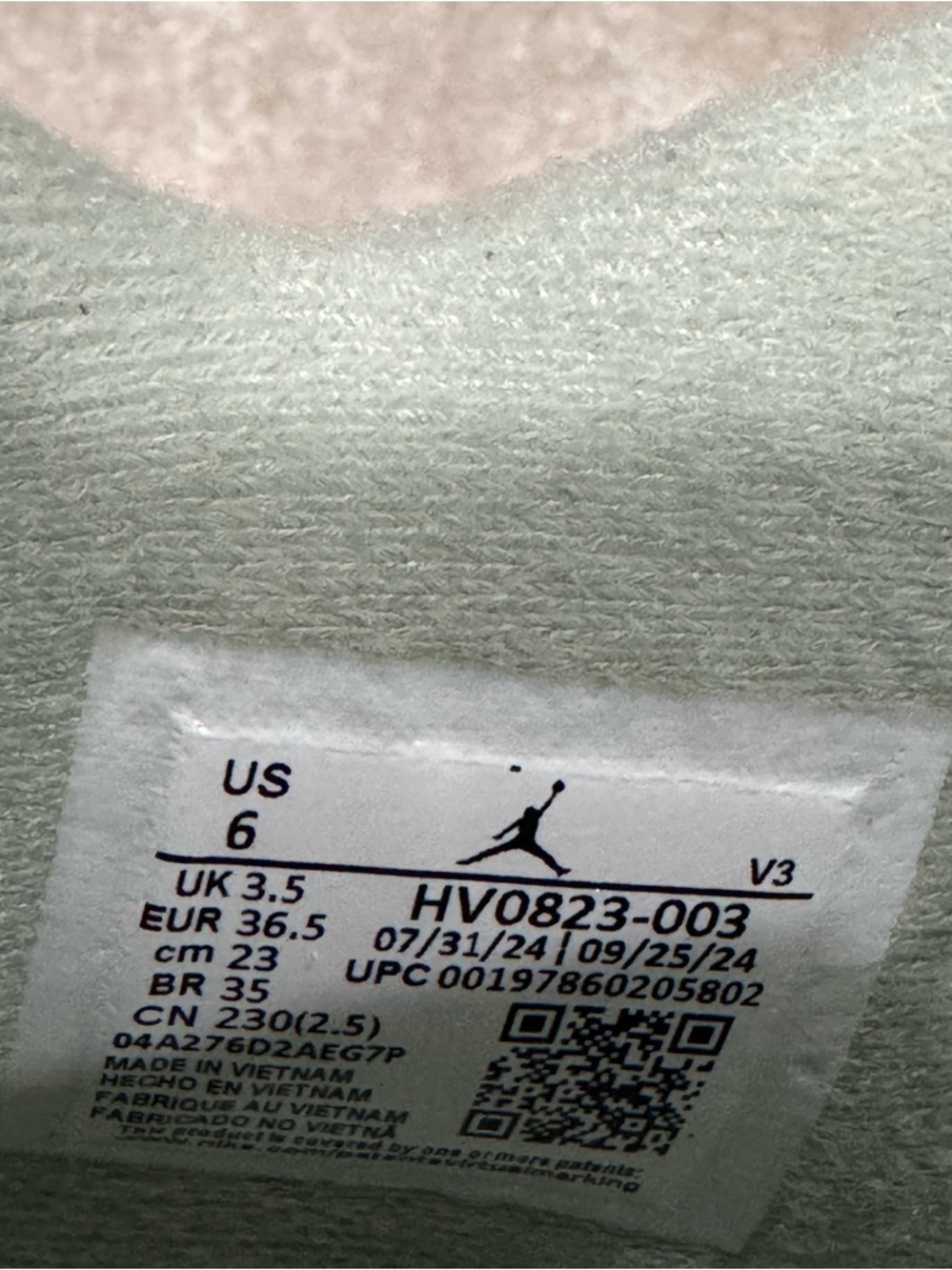 Size 6 - Air Jordan 4 Retro in Seafoam and Metallic Silver - Picture 7 of 7